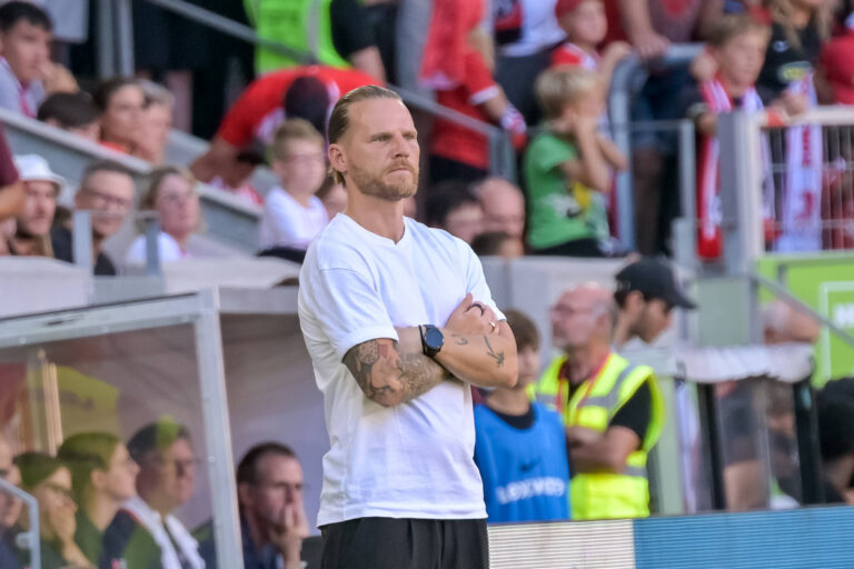 Eugen Polanski Borussia Moenchengladbach, Trainer mit neutraler Emotion. GER, SC Freiburg vs Bor. Moenchengladbach, Fussball, Bundesliga, 3. Spieltag, Saison 2026/2027, 12.09.2026 DFL DFB REGULATIONS PROHIBIT ANY USE OF PHOTOGRAPHS AS IMAGE SEQUENCES AND/OR QUASI-VIDEO GER, SC Freiburg vs Bor. Moenchengladbach, Fussball, Bundesliga, 3. Spieltag, Saison 2026/2027, 12.09.2026 Freiburg *** Eugen Polanski, Borussia Mönchengladbach, Coach with Neutral Emotion GER, SC Freiburg vs. Borussia Mönchengladbach, Soccer, Bundesliga, Matchday 3, 20262027 Season, September 12, 2026 DFL DFB regulations prohibit any use of photographs as image sequences and/or quasi-video GER, SC Freiburg vs. Borussia Mönchengladbach, Soccer, Bundesliga, Matchday 3, 20262027 Season, September 12, 2026, Freiburg Copyright: xEibner-Pressefotox EP_THS
2026.09.12 Freiburg
pilka nozna liga niemiecka
SC Freiburg - Borussia Munchengladbach
Foto IMAGO/PressFocus

!!! POLAND ONLY !!!