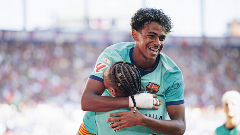 Lamine Yamal and Raphinha seen during LaLiga 2026 2027 game between teams of Levante UD and FC Barcelona, Barca Maciej Rogowski/Ball Raw Images Valencia Estadio Ciutat de Valencia Spain Copyright: xMaciejxRogowskix maciejrogowski_levante_fcbarcelona_full_2627-234
2026.09.13 Walencja
pilka nozna , liga hiszpanska
Levante UD - FC Barcelona 
Foto IMAGO/PressFocus

!!! POLAND ONLY !!!