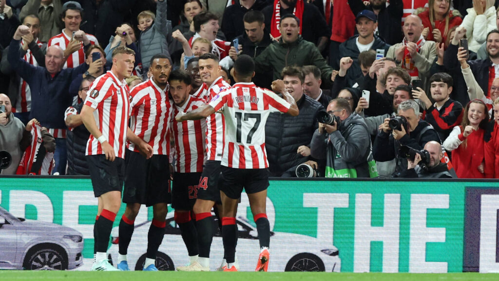 Sunderland, England, 16th September 2026. Enzo Le Fee of Sunderland celebrates scoring the first goal during the Sunderland vs AZ Alkmaar UEFA Europa League match at the Stadium Of Light, Sunderland. Picture credit should read: Nigel Roddis / Sportimage EDITORIAL USE ONLY. No use with unauthorised audio, video, data, fixture lists, club/league logos or live services. Online in-match use limited to 120 images, no video emulation. No use in betting, games or single club/league/player publications. SPI_030_NR_SUND_AZAL SPI-5002-0030
2026.09.16 Sunderland
pilka nozna , Liga Europy
Sunderland - AZ Alkmaar
Foto IMAGO/PressFocus

!!! POLAND ONLY !!!
