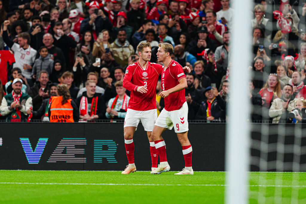 Torjubel Dänemark nach Tor zum 2:2 Rasmus Hojlund Dänemark, 09 DEN, Dänemark vs. Portugal, Fußball, UEFA Nations League A, Gruppe 4, Spieltag 03, Saison 2026/2027, 01.10.2026 DEN, Dänemark vs. Portugal, Fußball, UEFA Nations League A, Gruppe 4, Spieltag 03, Saison 2026/2027, 01.10.2026 Kopenhagen *** Denmark Celebrates Goal to Tie the Score at 22 by Rasmus Hojlund, Denmark, 09 DEN, Denmark vs. Portugal, Soccer, UEFA Nations League A, Group 4, Matchday 3, 20262027 Season, October 1, 2026, DEN, Denmark vs. Portugal, Soccer, UEFA Nations League A, Group 4, Matchday 3, 20262027 Season, October 1, 2026, Copenhagen Copyright: xEibner-Pressefoto/MarcelxvonxFehrnx EP_MFN
2026.10.01 Kopenhaga
pilka nozna , Liga Narodow UEFA
Dania - Portugalia
Foto IMAGO/PressFocus

!!! POLAND ONLY !!!