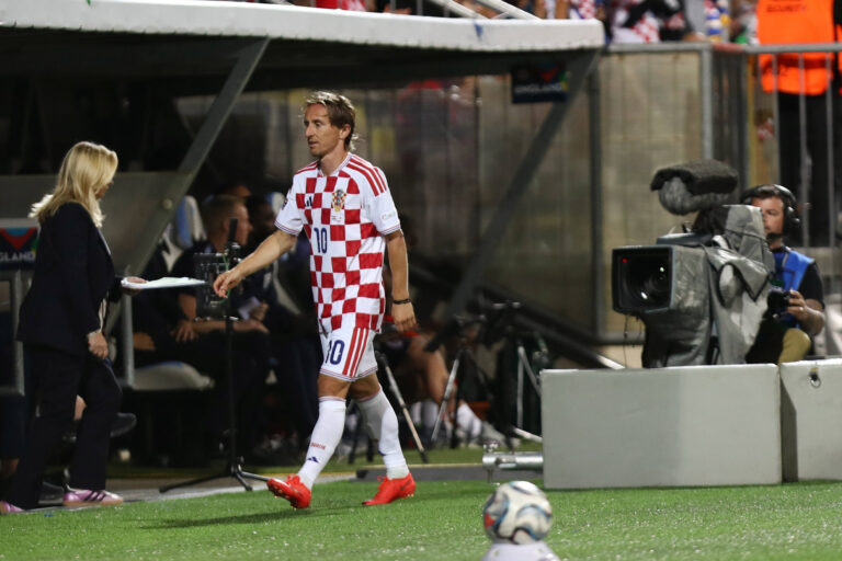 Rijeka, Croatia, 3rd October 2026. UEFA Nations League. Matchday 3, Group A3. Croatia v England at Rujevica, Rijeka. Luka MODRIC 10 leaving the pitch. Croatia v England, UEFA Nations League. PUBLICATIONxNOTxINxCRO
2026.10.03 Rijeka
pilka nozna liga narodow
Chorwacja - Anglia
Foto IMAGO/PressFocus

!!! POLAND ONLY !!!