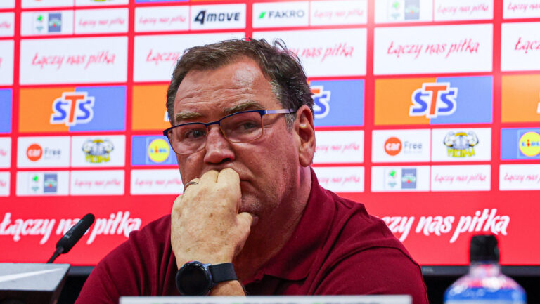 2026.10.04 Zenica
pilka nozna trening i konferencja prasowa przed UEFA Liga Narodow
Bosnia i Hercegowina - Polska
N/z Jan Urban (trener, head coach)
Foto Pawel Andrachiewicz / PressFocus

2026.10.04 Zenica
Football - training and press conference before UEFA Nations League
Bosnia and Herzegovina - Poland
Jan Urban (trener, head coach)
Credit: Pawel Andrachiewicz / PressFocus