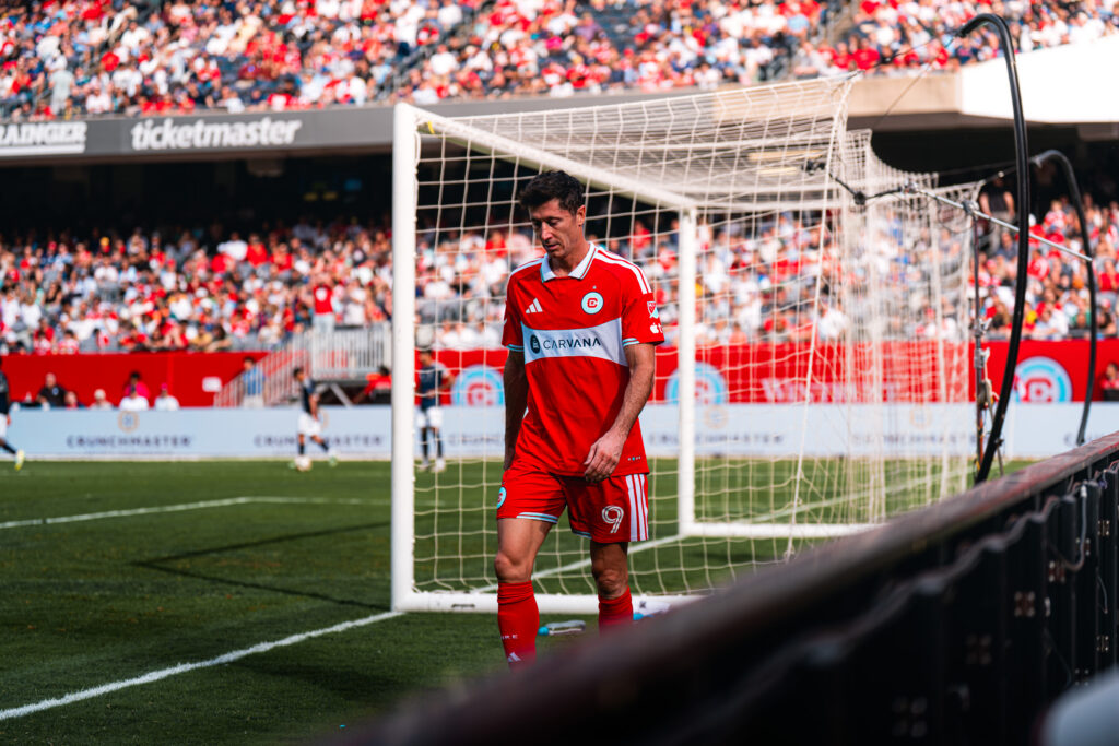 Chicago Fire Forward Robert Lewandowski (9) walks off pitch after being substituted during the match between Chicago Fire FC and New York City FC at Soldier Field in Chicago, IL on October 10th, 2026. (Photo by Marcus Nichols/Sipa USA)
2026.10.10 Chicago
pilka nozna liga amerykanska, MLS
Chicago Fire - New York City FC
Foto Marcus Nichols/SIPA USA/PressFocus

!!! POLAND ONLY !!!