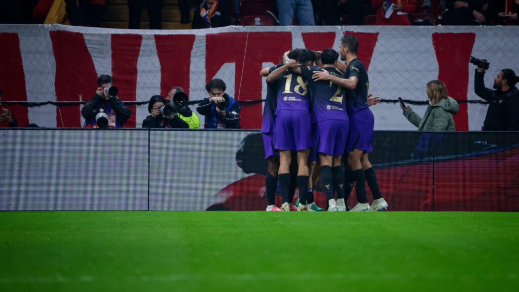 ISTANBUL, TURKEY - OCTOBER 13: Barcelona team celebrates the goal during the UEFA Champions League 2026/27 League Phase MD2 match between Galatasaray AS and FC Barcelona at Ali Sami Yen Sports Complex on October 13, 2026 in Istanbul, Turkey. (Photo by Burak Basturk / SPP/Sipa USA)
2026.10.13 Stambul
pilka nozna liga mistrzow 
Galatasaray Stambul - FC Barcelona

Foto SPP/SIPA USA/PressFocus

!!! POLAND ONLY !!!