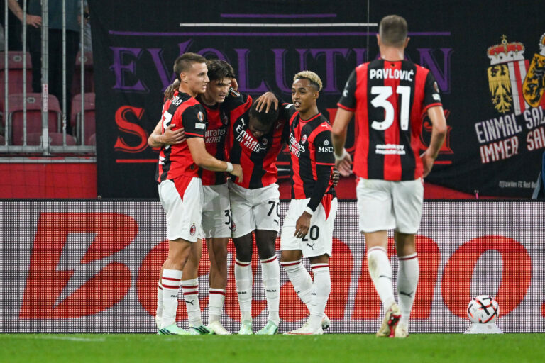 IPA89725288 - Alphadjo Cisse (A.C. Milan) celebrates after scoring his second goal during Matchday 2 of the UEFA Europa League between RB Salzburg and A.C. Milan on October 15, 2026, at Stadion Salzburg in Salzburg, Austria. (Photo by Vincenzo Orlando/IPA Sport/ipa-agency.net/Sipa USA)
2026.10.15 Salzburg
pilka nozna Liga Europy
FC Red Bull Salzburg - AC Milan
Foto IPA/SIPA USA/PressFocus

!!! POLAND ONLY !!!