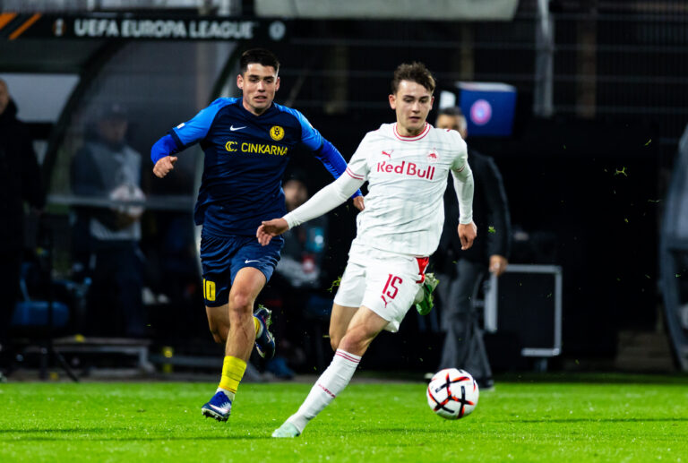 IPA90061404 - Svit Seslar of NK Celje vs. Bartosz Mazurek of FC Salzburg during a soccer match between NK Celje (SLO) and FC Salzburg (AUT) in the group stage, Matchday 3 of the 2026–2027 UEFA Europa League at Z'Dezele Stadium, Celje, Slovenia, on October 22, 2026. Photo by Nik Moder // Moder Photo Agency during the NK Celje vs. Salzburg UEFA Europa League soccer match on October 22, 2026 (Photo by Nik Moder / Moder Photo Agency/Moder Agency/IPA Sport/ipa-agency.net/Sipa USA)
2026.10.22 Celje
pilka nozna Liga Europy
NK Celje - FC Red Bull Salzburg
Foto IPA/SIPA USA/PressFocus

!!! POLAND ONLY !!!