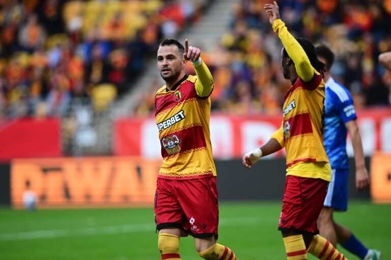 2026.10.25 Bialystok Pilka nozna PKO Ekstraklasa sezon 2026/2027 Mecz 12. kolejki rozgrywek Jagiellonia Bialystok (zolto-czerwone) - Wisla Plock N/z (L-P) Jesus Imaz Jeremy Agbonifo Foto Michal Kosc / PressFocus 
2026.10.25 Bialystok  Bialystok Football Polish PKO Ekstraklasa season 2026/2027 Jagiellonia Bialystok - Wisla Plock Credit Michal Kosc / PressFocus