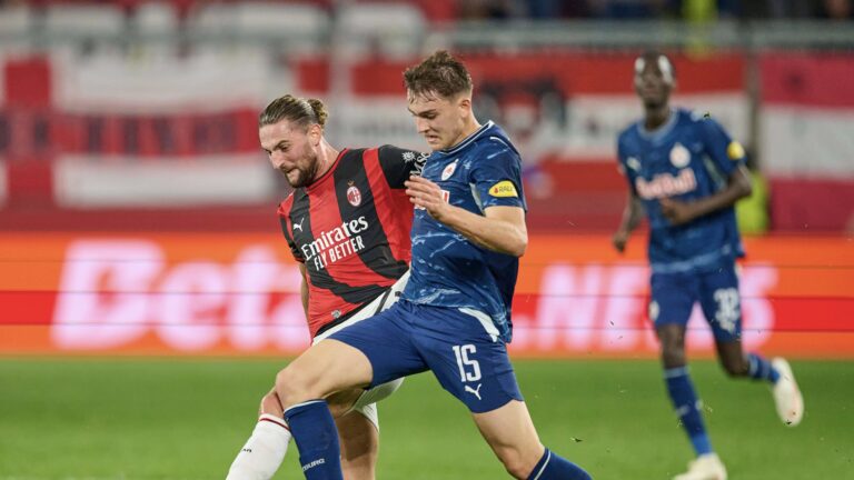 Salzburg, ÷sterreich 15. Oktober 2026: UEFA Europa League - 2026/2027 - Ligaphase - 2. Spieltag - FC Red Bull Salzburg gegen AC Milan Im Bild: v. li. im Zweikampf Adrien Rabiot ACM, Bartosz Mazurek RB Red Bull Arena *** Salzburg, Austria, October 15, 2026 20262027 UEFA Europa League, Group Stage 2, Matchday: FC Red Bull Salzburg vs. AC Milan. Pictured, from left, in a tackle: Adrien Rabiot ACM and Bartosz Mazurek RB, Red Bull Arena Copyright: xFotostandx/xWassmuthx
2026.10.15 Salzburg
pilka nozna , Liga Europy
FC Red Bull Salzburg - AC Milan
Foto IMAGO/PressFocus

!!! POLAND ONLY !!!