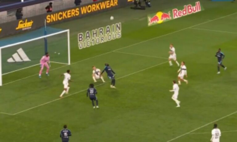 Kosmiczny gol w Ligue 1! Idealna przewrotka [WIDEO]